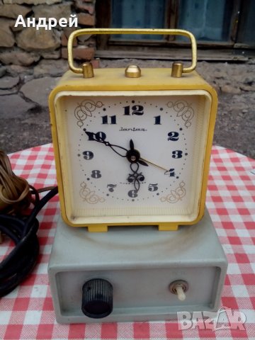 Стар часовник,часовников механизъм Янтар,Jantar, снимка 2 - Други ценни предмети - 29141669