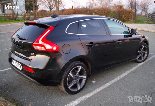 Volvo v40 summum full перфектна, снимка 2 - Автомобили и джипове - 53960183