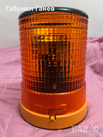 Сигнална лампа Hella 12v , снимка 1 - Аксесоари и консумативи - 44749631
