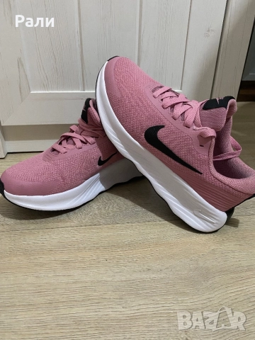 Дамски маратонки Nike 39 н.