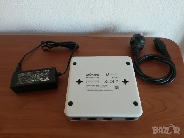 Ubiquiti Networks USG gateway/controller, снимка 3 - Рутери - 56104532