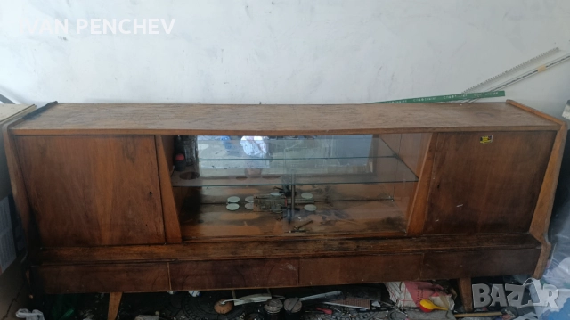 Продавам 2 бр старинни шкафове 