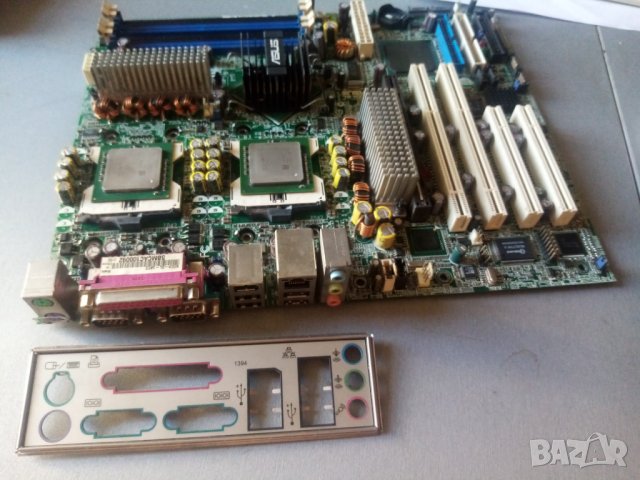 Платка дъно ASUS с 2 процесора Intel Xeon стар компютър