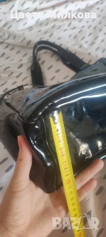Оригинална дамска чанта Armani Jeans , снимка 10 - Чанти - 56297942
