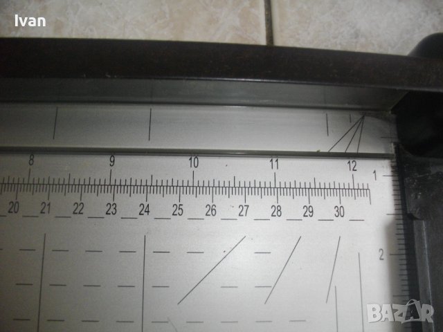 Немска Нова Гилотина/Резачка За Хартия-32см/А4-8л-Алуминиева-M+R Trim Cat Paper Trimmer-Made Germany, снимка 9 - Други инструменти - 40235744
