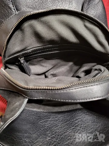 Дамска раница, снимка 4 - Раници - 48219687