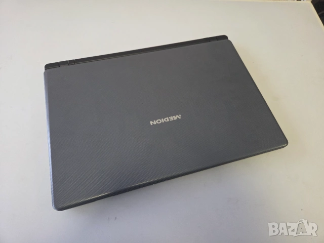 Лаптоп Medion - Intel Core i7-6500U - GeForce 940MX - 8 GB DDR4 - 128 GB SSD + 1 TB HDD, снимка 2 - Лаптопи за игри - 53322529