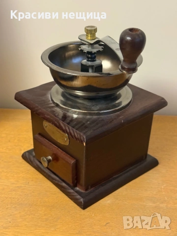 Ръчна ретро кафемелачка, снимка 3 - Други ценни предмети - 53034287