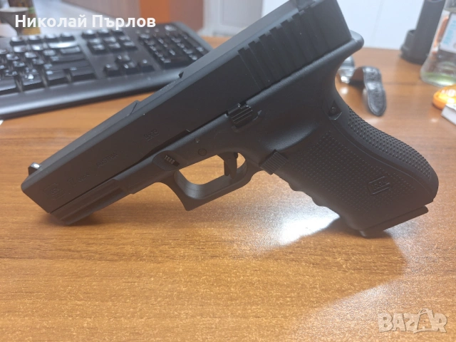 Въздушен пистолет Umarex Glock 17 Gen 4 Black 4.5mm