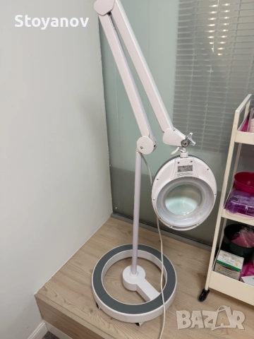 Козметична лампа Лупа