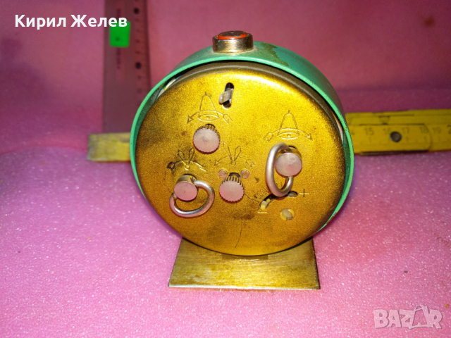SLAVA MADE in USSR Стар КОЛЕКЦИОНЕРСКИ РУСКИ БУДИЛНИК МЕХАНИЧЕН НАСТОЛЕН ЧАСОВНИК СЛАВА СССР 7777, снимка 4 - Антикварни и старинни предмети - 44545711