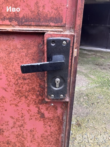 продавам метална врата, снимка 4 - Гаражни врати - 52910472