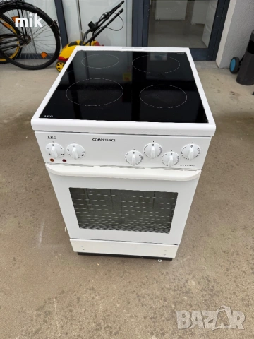 Печка с керамичен плот AEG 50 см широка, снимка 2 - Печки, фурни - 54053746