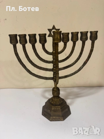 Стар бронзов свещник