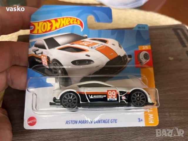 Hotwheels-Aston Martin, снимка 1 - Колекции - 42524370