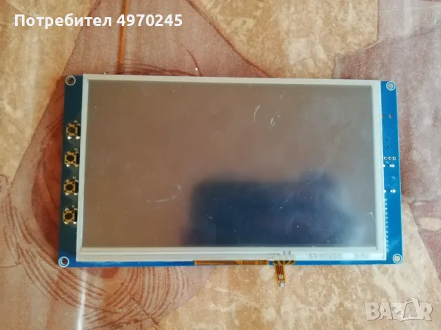 Малък дисплей с HDMI