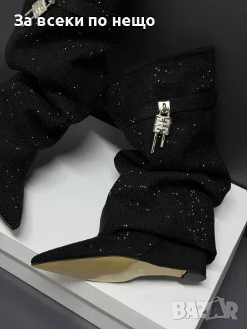 Givenchy Дамски Черни Високи Ботуши С Кристали И Декоративен Катинар Код SK2167, снимка 2 - Дамски ботуши - 56181441