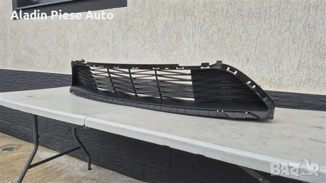 Долна централна решетка Kia Ceed 3 Фейслифт година 2022 2023 2024 2025 код 86560J7DAO, 86560-J7DAO, снимка 2 - Аксесоари и консумативи - 50439270