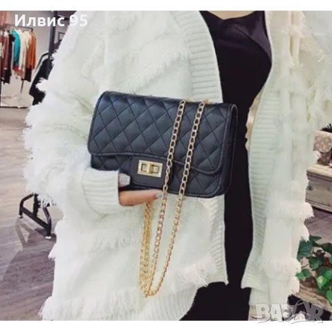 Капитонирана модна чанта с дълга дръжка в златист цвят, снимка 2 - Чанти - 44367102