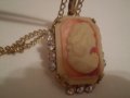 Камея медальон на верижка месинг многоцветно стъкло камеята е изработена от висококачествени материя, снимка 4