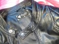 Продавам две кожени якета, два чифта дънки и официална риза, снимка 6