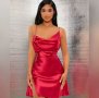 Уникална червена сатенена рокля, снимка 1