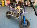 120855  детски бензинов кросов мотор  pocketbike цена 70 евро  има компресия , няма въже за палене ,, снимка 2