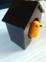 Декоративна дървена къщичка с пиленце, снимка 1 - Сувенири от дърво - 30547416