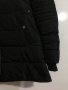 Марково красиво ватирано яке с качулка, джобове, метални ципове, капси, поларена яка в черно, снимка 3