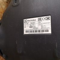 Прахосмукачка без торба Electrolux Pure C9 4A PC91-4MG, 600 W, 1.6 л, Миещи се филтри, Четка Premium, снимка 8 - Прахосмукачки - 39550184