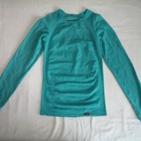 Kari Traa оригинална дамска еластична безшевна дълга блуза с пеперуди р-р L, снимка 2 - Блузи с дълъг ръкав и пуловери - 42880626