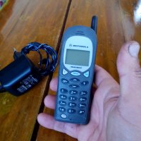 Стар телефон,GSM Motorola, снимка 2 - Други ценни предмети - 29320914