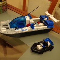 Конструктор Лего - модел LEGO 4 Juniors 4669 - Turbo-charged Police Boat, снимка 1 - Конструктори - 38990538