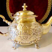 Марокански бронзов чайник,кана Royal Manchester, снимка 2 - Антикварни и старинни предмети - 39553445