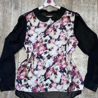 Страхотна елегантна  блуза флорален принт теменужки , снимка 2 - Корсети, бюстиета, топове - 40135612