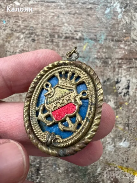Стар медалион, снимка 1
