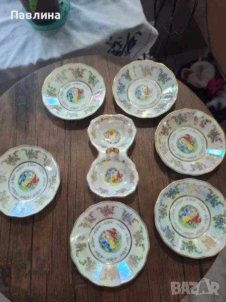 Порцеланови чинийки с Трите грации , снимка 1