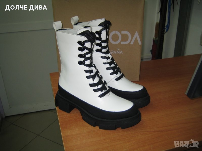 Дамски боти /кубинки/ м.6002 бяли и черни-намаление, снимка 1
