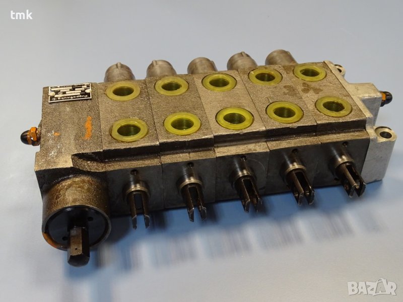 Хидравличен разпределител "Хидравлика" 15S-22222/10, DY-20, Pn-7.0 МN/m2, 5- секции, снимка 1