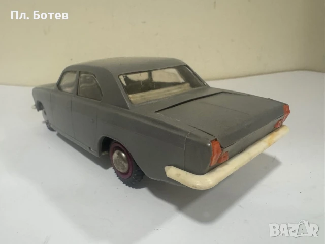 Стара пластмасова количка Волга, снимка 7 - Антикварни и старинни предмети - 51406138