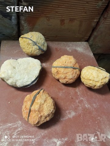 Минерали кристали аметист ахат геод и д-р по 25лв