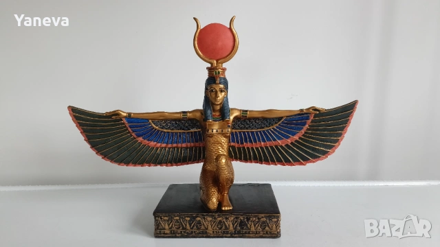 Изида, древноегипетска богиня  на майчинството , семейството покровителка на магията и лечението 