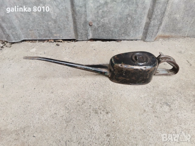 Стара голяма масльонка