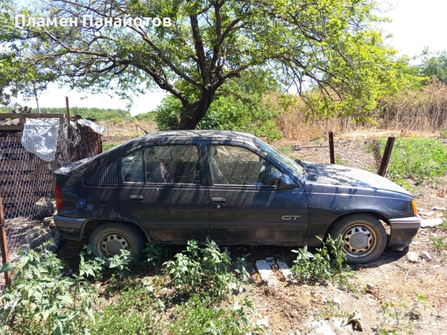 Продавам Opel Kadett1.6 Gt цяла за части 