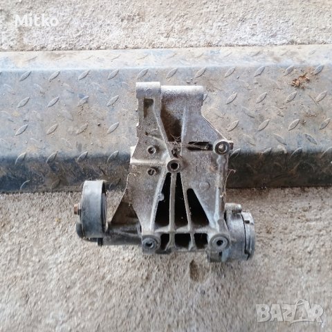 Конзола Двигател - Компресор Климатик За Фолксваген Пасат Б4 1.8Ми / VW Passat B4 1.8Mi, снимка 2 - Части - 44301804