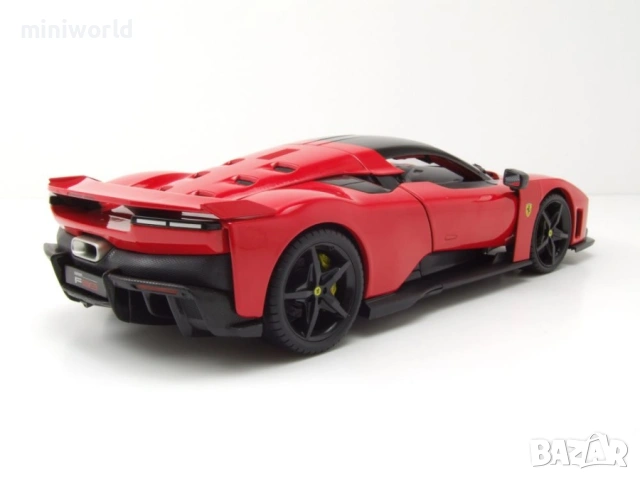 Ferrari F80 2024 - мащаб 1:18 на bBurago моделът е нов в кутия, снимка 2 - Колекции - 54331077