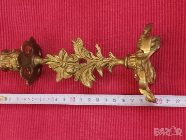 Стар месингов свещник украсен с цветя. , снимка 6 - Антикварни и старинни предмети - 42703541