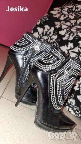 Черни боти, снимка 2 - Дамски боти - 34468699