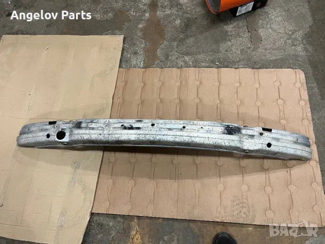 Гредата на предната броня за BMW E39 (преди фейса)