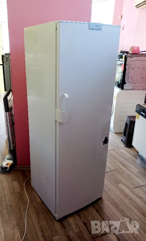 Хладилник с една врата SIEMENS, снимка 2 - Хладилници - 51065633